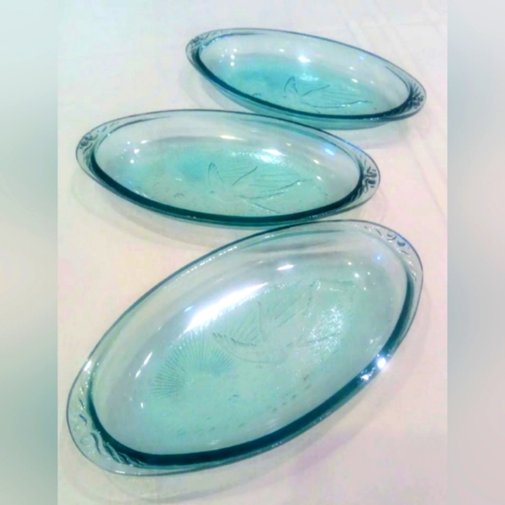 3 KIG Indonesia 9×5' ice blue pressed glass swallow bird trays. VTG